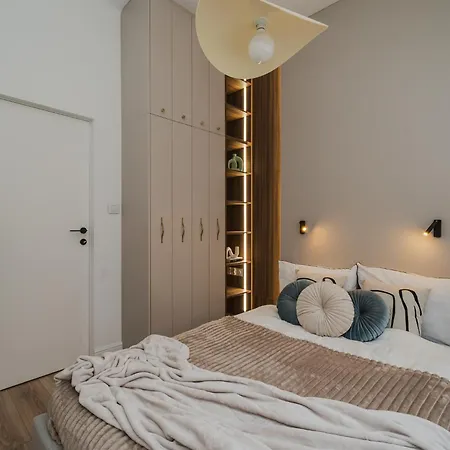 Kredytowa 1a * Varsovie